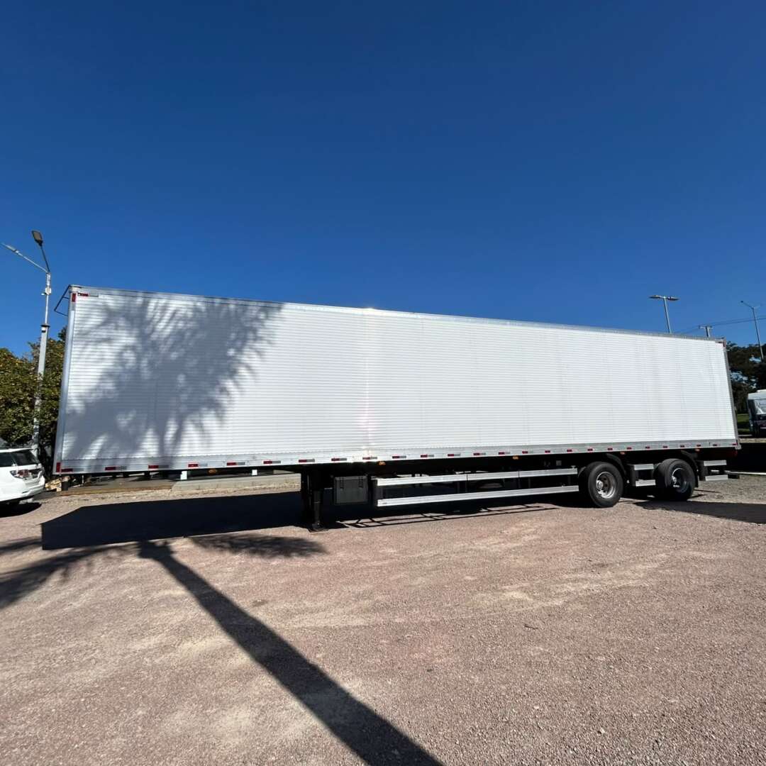 Carreta SEMI-REBOQUE BAU FURGAO Facchini ANO 2026 1+1 Vanderleia de Patio 201 Caminhoes e Carretas no Paraná