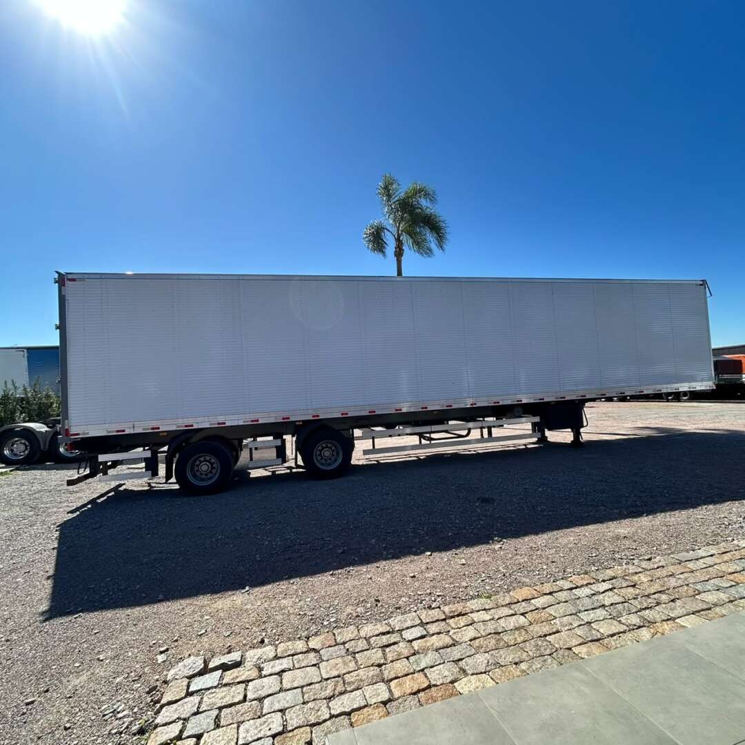 Carreta SEMI-REBOQUE BAU FURGAO Facchini ANO 2026 1+1 Vanderleia de Patio 201 Caminhoes e Carretas no Paraná