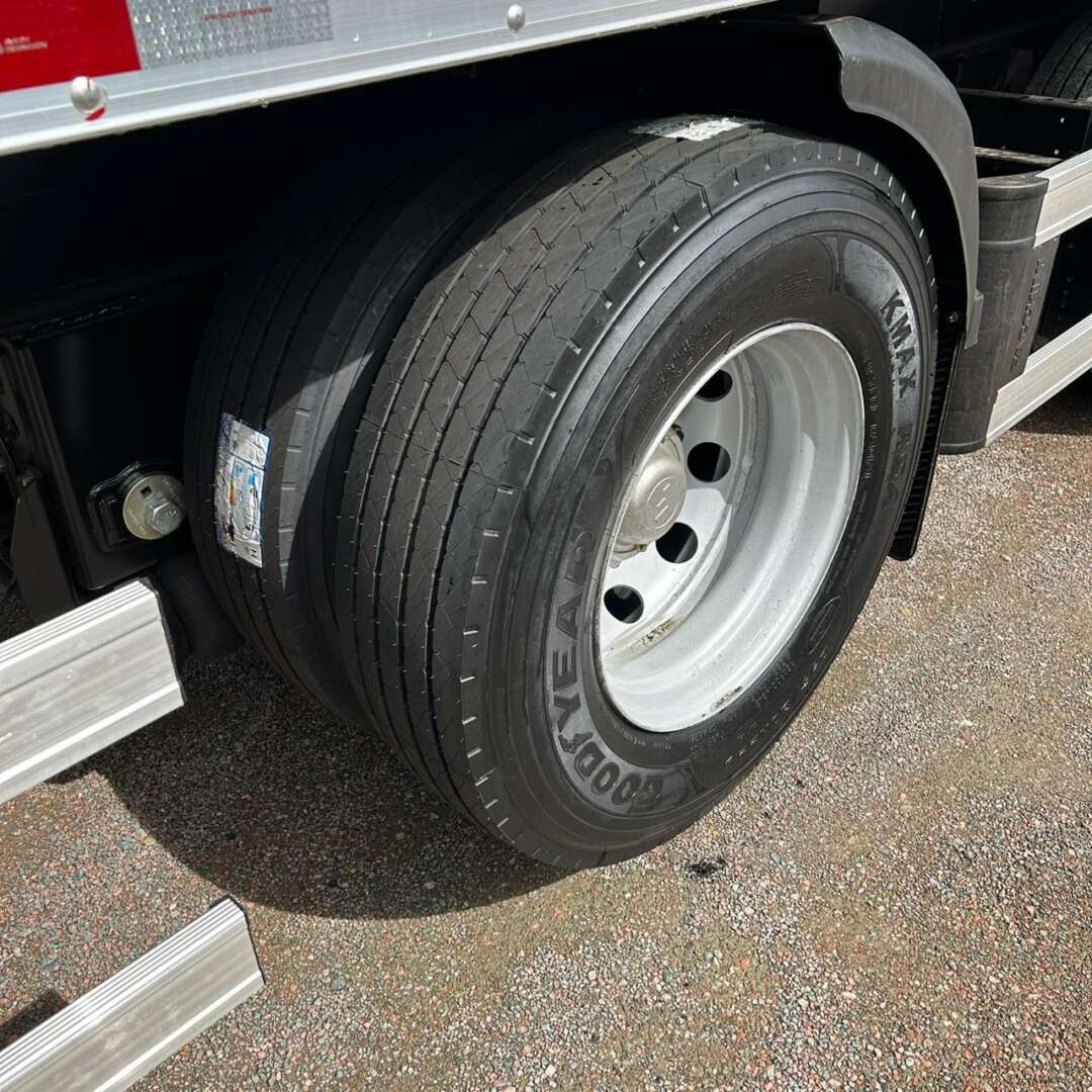 Carreta SEMI-REBOQUE BAU FURGAO Facchini ANO 2026 1+1 Vanderleia de Patio 201 Caminhoes e Carretas no Paraná