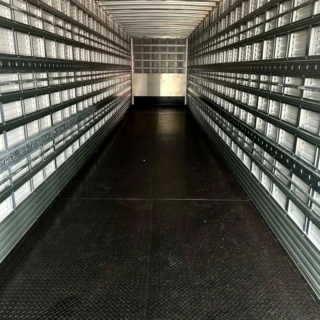 Carreta SEMI-REBOQUE BAU FURGAO Facchini ANO 2026 1+1 Vanderleia de Patio 201 Caminhoes e Carretas no Paraná