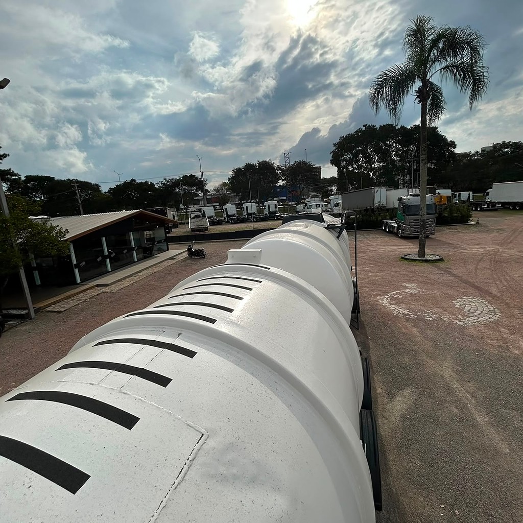 Carreta BITREM TANQUE INOX Outros ANO 2009 4 Eixos de Patio 201 Caminhoes e Carretas no Paraná