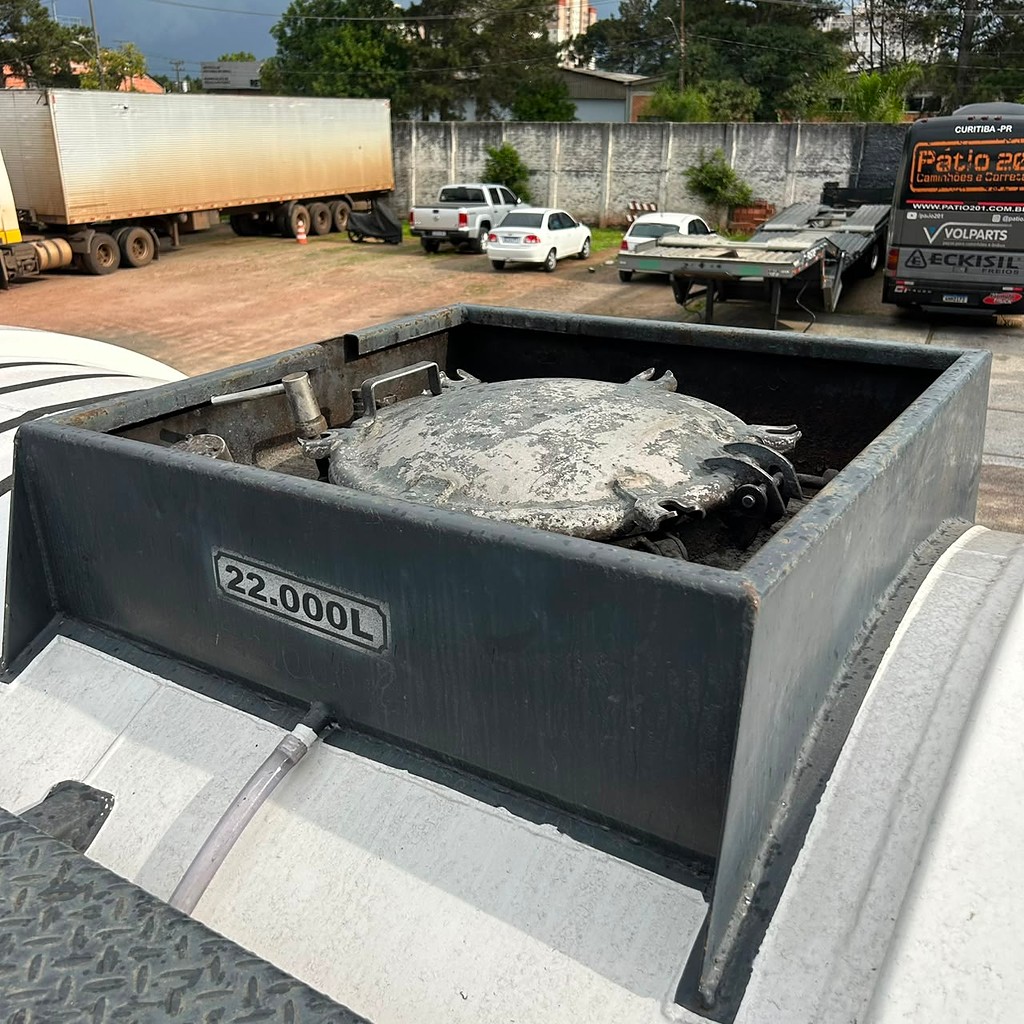 Carreta BITREM TANQUE INOX Outros ANO 2009 4 Eixos de Patio 201 Caminhoes e Carretas no Paraná