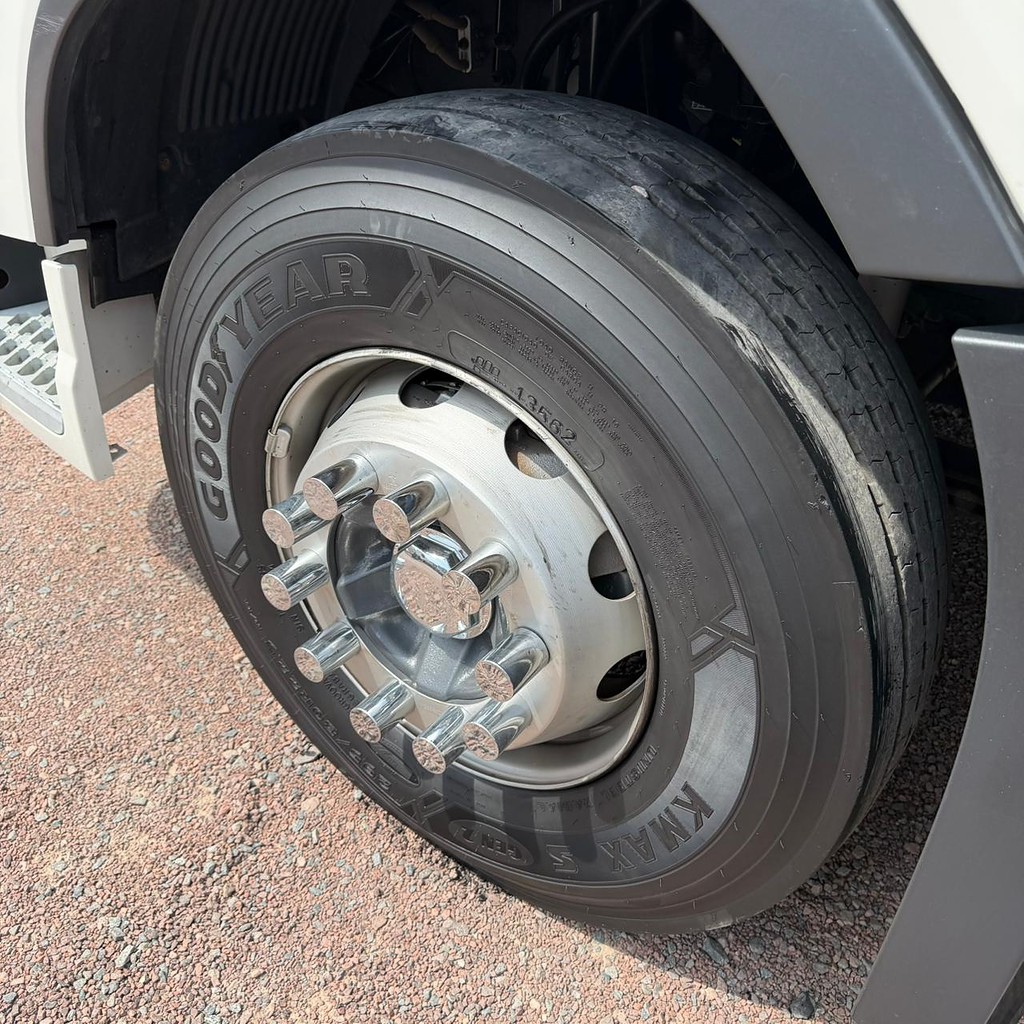 Caminhão VOLVO FH 420 Cavalo Mecânico ANO 2020 de Patio 201 Caminhoes e Carretas no Paraná