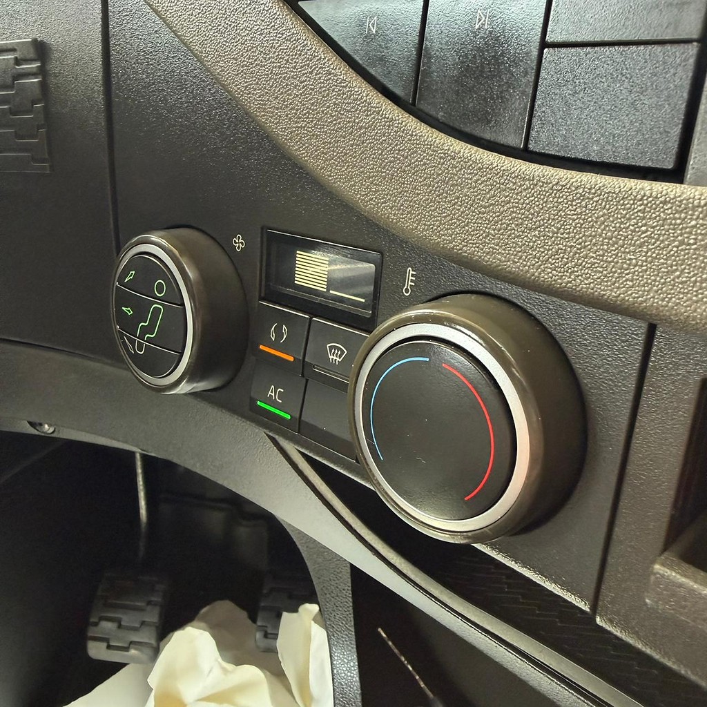 Caminhão VOLVO FH 420 Cavalo Mecânico ANO 2020 de Patio 201 Caminhoes e Carretas no Paraná