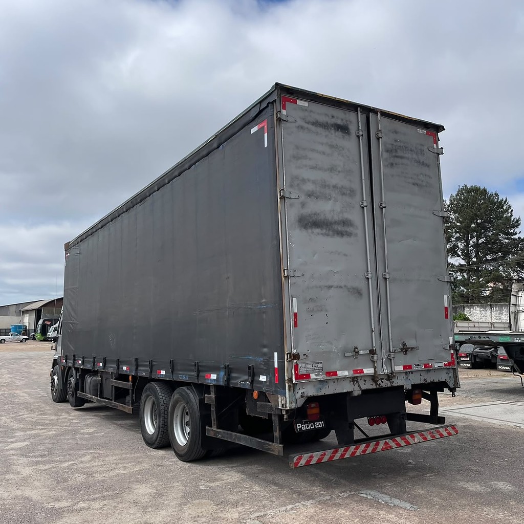 Caminhão FORD CARGO 2428 Baú Sider ANO 2011 de Patio 201 Caminhoes e Carretas no Paraná
