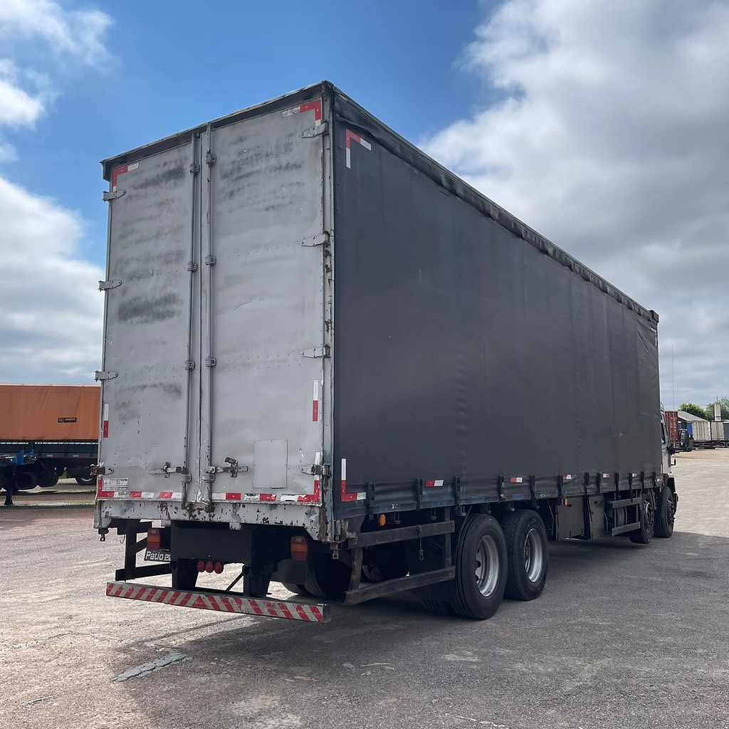 Caminhão FORD CARGO 2428 Baú Sider ANO 2011 de Patio 201 Caminhoes e Carretas no Paraná