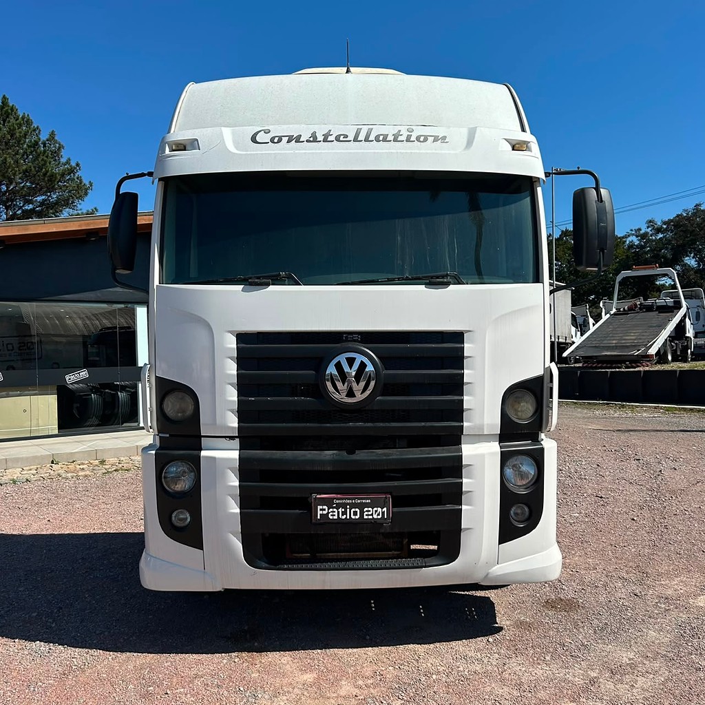 Caminhão VOLKSWAGEN VW 19320 Cavalo Mecânico ANO 2011 de Patio 201 Caminhoes e Carretas no Paraná