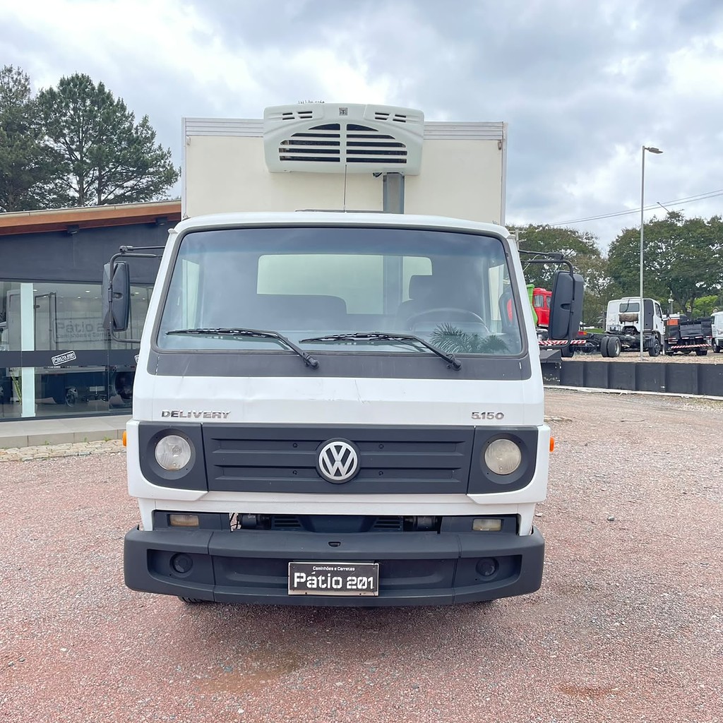 Caminhão VOLKSWAGEN VW 5150 Baú Frigorífico ANO 2015 de Patio 201 Caminhoes e Carretas no Paraná