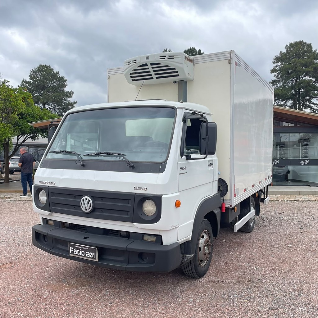 Caminhão VOLKSWAGEN VW 5150 Baú Frigorífico ANO 2015 de Patio 201 Caminhoes e Carretas no Paraná