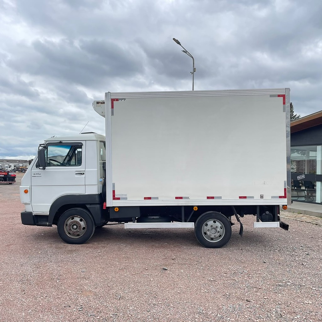 Caminhão VOLKSWAGEN VW 5150 Baú Frigorífico ANO 2015 de Patio 201 Caminhoes e Carretas no Paraná