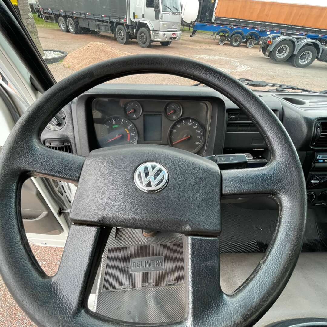 Caminhão VOLKSWAGEN VW 5150 Baú Frigorífico ANO 2015 de Patio 201 Caminhoes e Carretas no Paraná