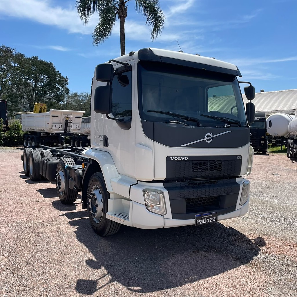 Caminhão VOLVO VM 330 Chassis ANO 2020 de Patio 201 Caminhoes e Carretas no Paraná