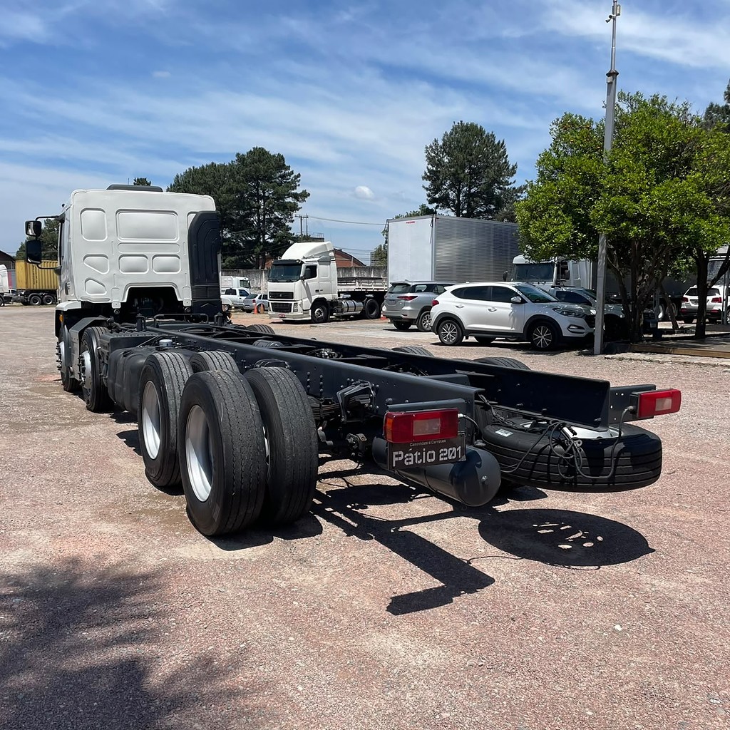 Caminhão VOLVO VM 330 Chassis ANO 2020 de Patio 201 Caminhoes e Carretas no Paraná