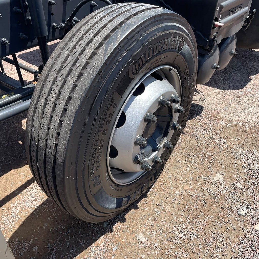 Caminhão VOLVO VM 330 Chassis ANO 2020 de Patio 201 Caminhoes e Carretas no Paraná
