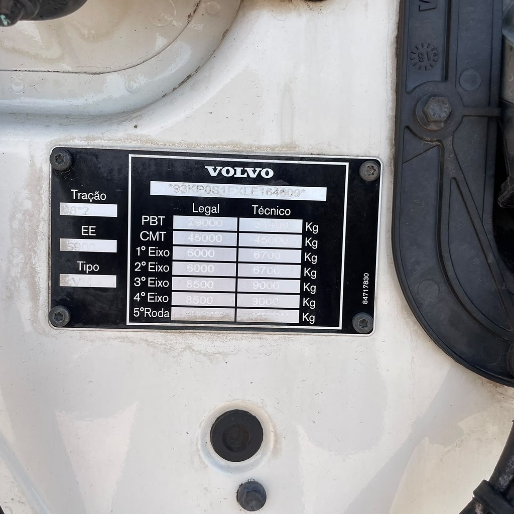 Caminhão VOLVO VM 330 Chassis ANO 2020 de Patio 201 Caminhoes e Carretas no Paraná