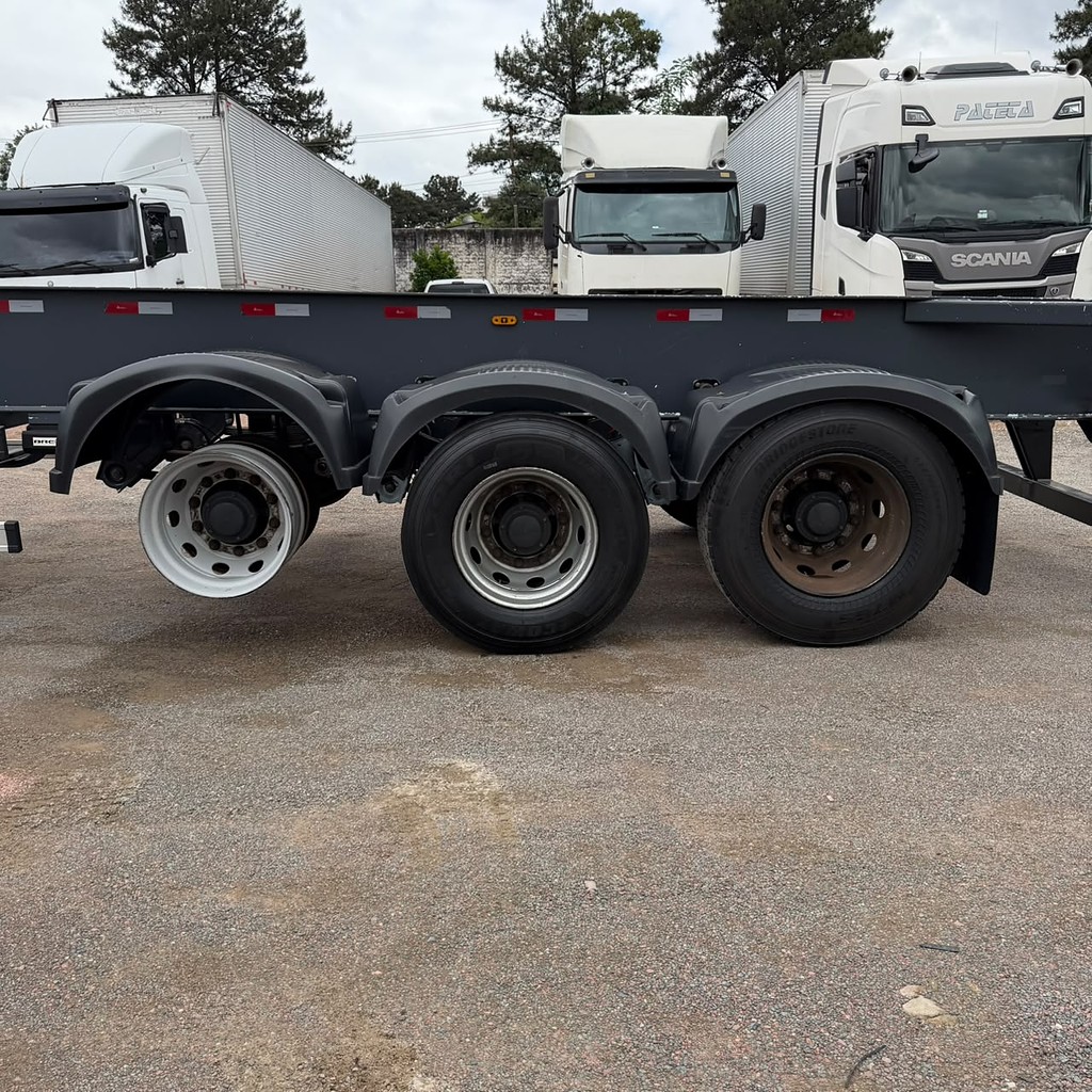 Carreta SEMI-REBOQUE PORTA-CONTAINER Facchini ANO 2023 3 Eixos de Patio 201 Caminhoes e Carretas no Paraná