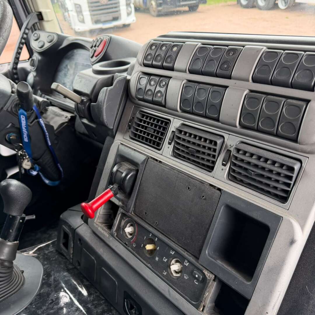 Caminhão IVECO STRALIS 380 Cavalo Mecânico ANO 2012 de Patio 201 Caminhoes e Carretas no Paraná