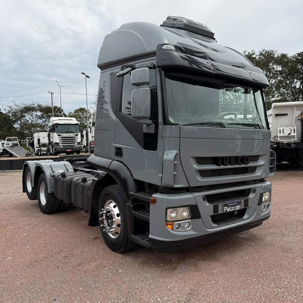 Caminhão IVECO STRALIS 380 Cavalo Mecânico ANO 2012 de Patio 201 Caminhoes e Carretas no Paraná