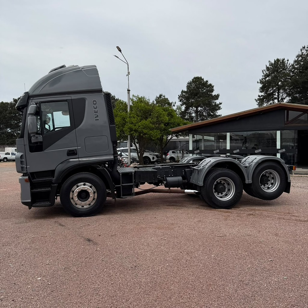 Caminhão IVECO STRALIS 380 Cavalo Mecânico ANO 2012 de Patio 201 Caminhoes e Carretas no Paraná