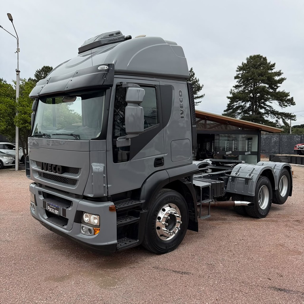 Caminhão IVECO STRALIS 380 Cavalo Mecânico ANO 2012 de Patio 201 Caminhoes e Carretas no Paraná