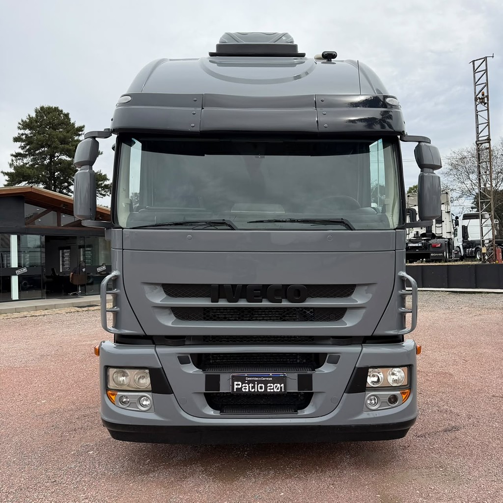 Caminhão IVECO STRALIS 380 Cavalo Mecânico ANO 2012 de Patio 201 Caminhoes e Carretas no Paraná