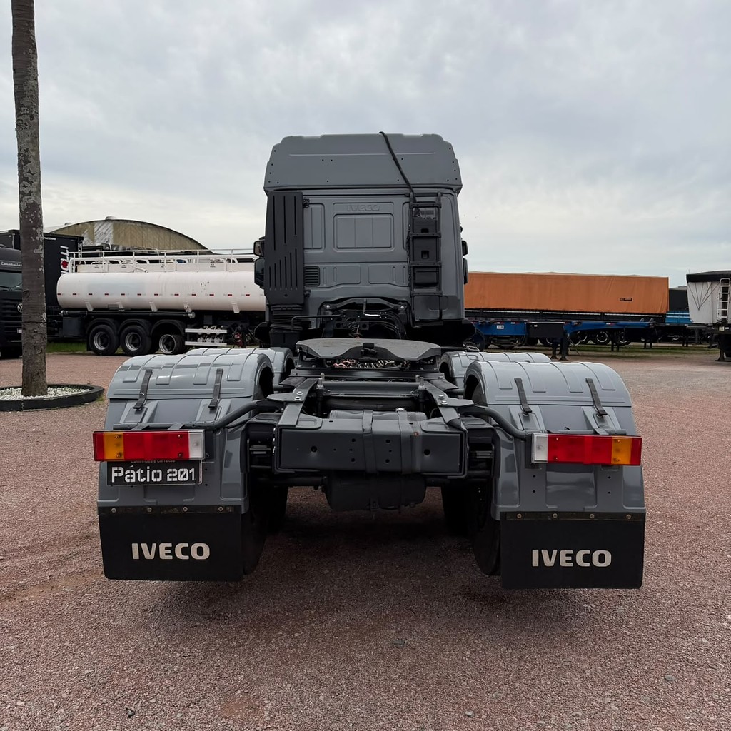 Caminhão IVECO STRALIS 380 Cavalo Mecânico ANO 2012 de Patio 201 Caminhoes e Carretas no Paraná