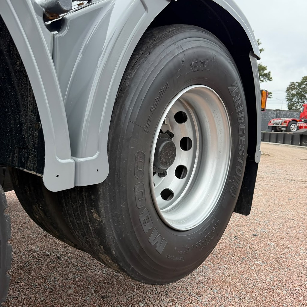 Caminhão IVECO STRALIS 380 Cavalo Mecânico ANO 2012 de Patio 201 Caminhoes e Carretas no Paraná
