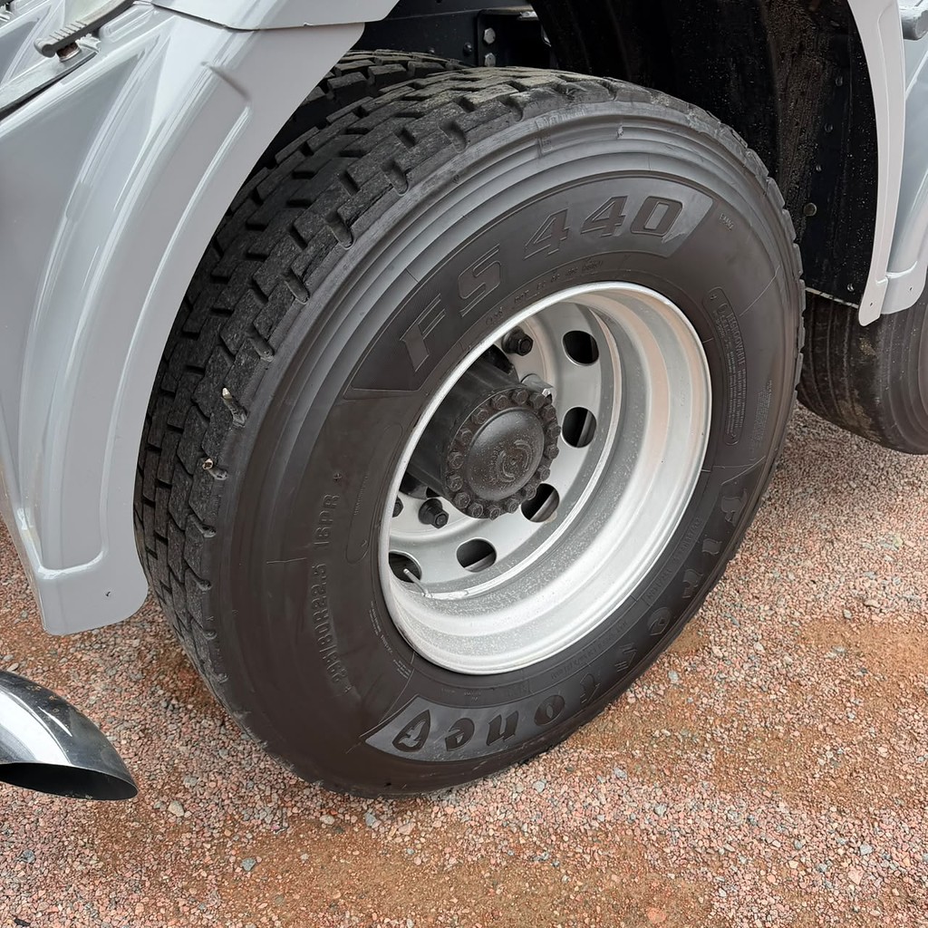 Caminhão IVECO STRALIS 380 Cavalo Mecânico ANO 2012 de Patio 201 Caminhoes e Carretas no Paraná