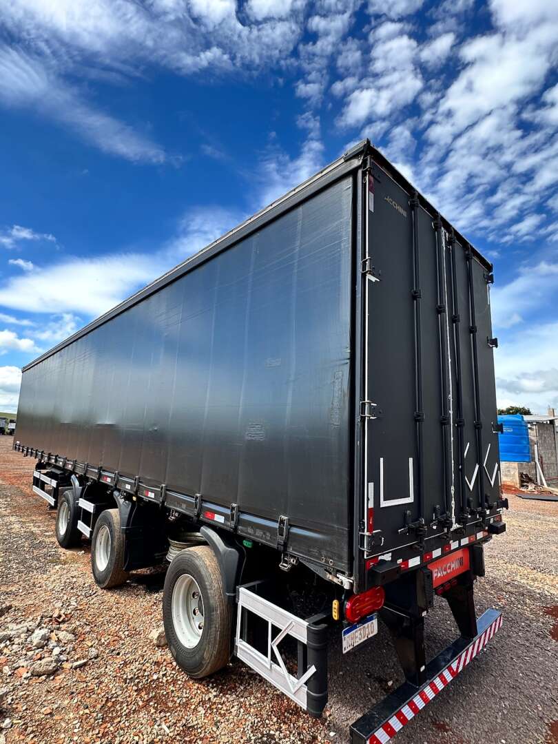 Carreta SEMI-REBOQUE BAU SIDER Facchini ANO 2021 1+1+1 Vanderleia de Puchalski Implementos no Paraná