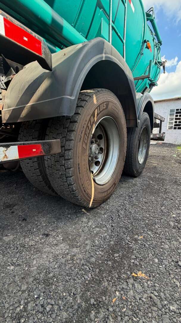 Caminhão VOLKSWAGEN VW 24280 Tanque Vácuo ANO 2015 de Fabio Carlos no Rio de Janeiro