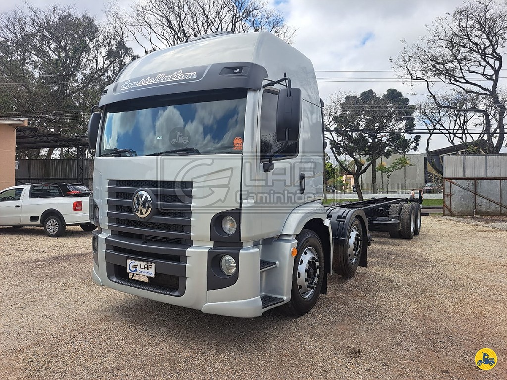 Caminhão VOLKSWAGEN VW 24280 Chassis ANO 2013 de Laf Caminhões no Paraná