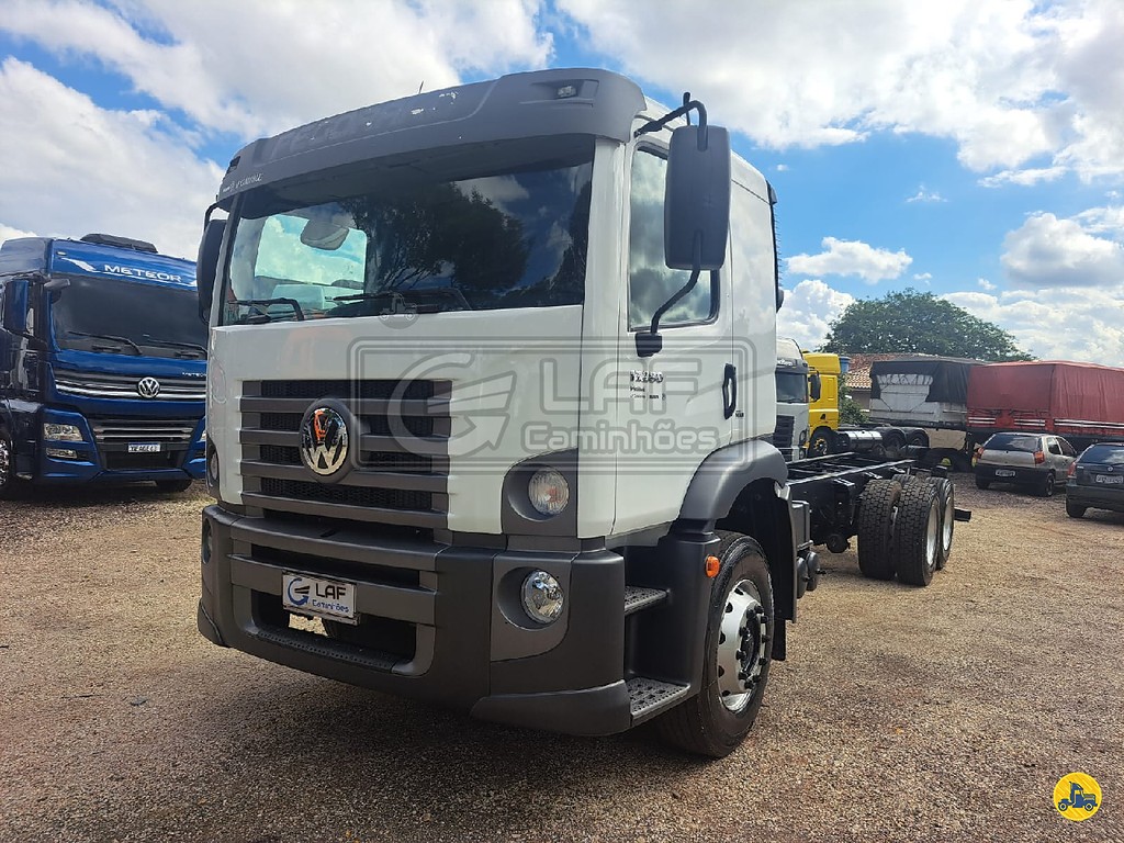 Caminhão VOLKSWAGEN VW 17280 Chassis ANO 2021 de Laf Caminhões no Paraná