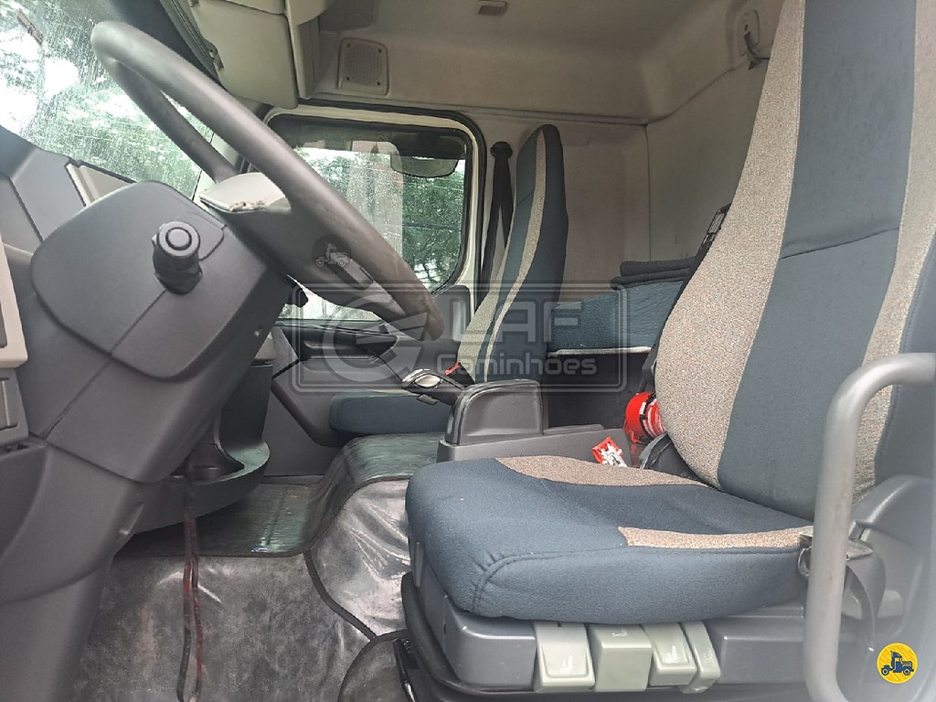 Caminhão VOLVO VM 270 Baú Sider ANO 2015 de Laf Caminhões no Paraná