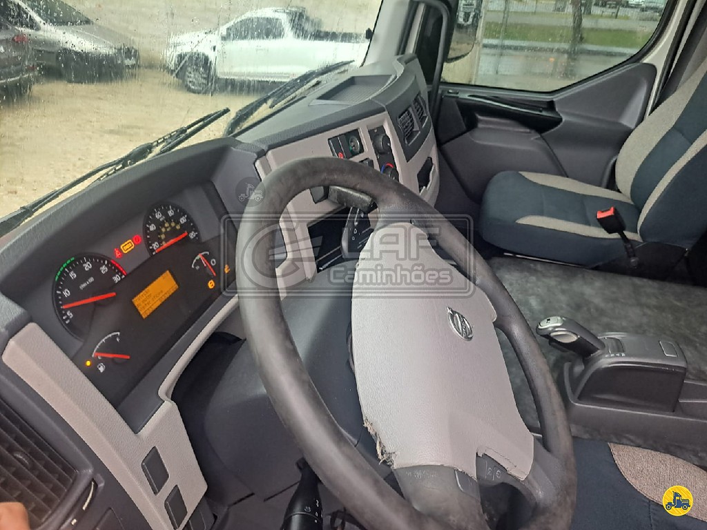 Caminhão VOLVO VM 270 Baú Sider ANO 2015 de Laf Caminhões no Paraná