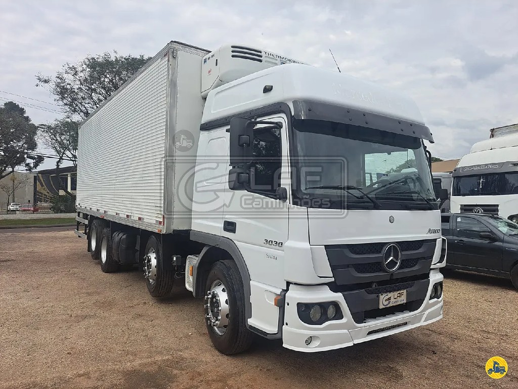 Caminhão MERCEDES BENZ MB 3030 Baú Frigorífico ANO 2020 de Laf Caminhões no Paraná
