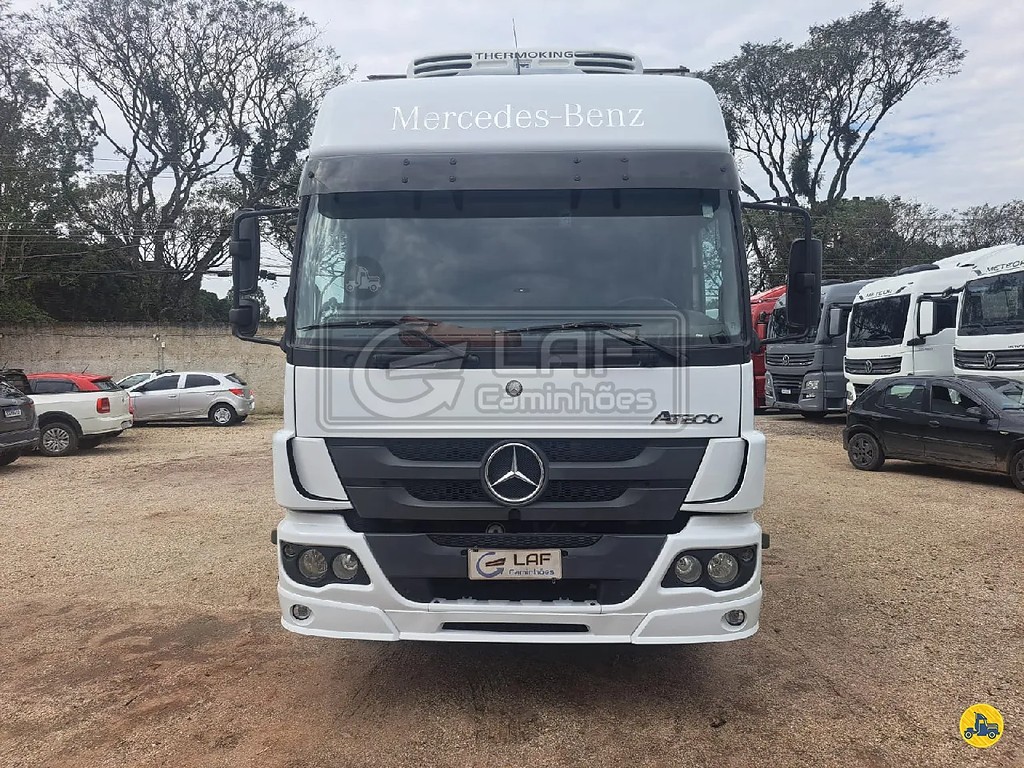 Caminhão MERCEDES BENZ MB 3030 Baú Frigorífico ANO 2020 de Laf Caminhões no Paraná