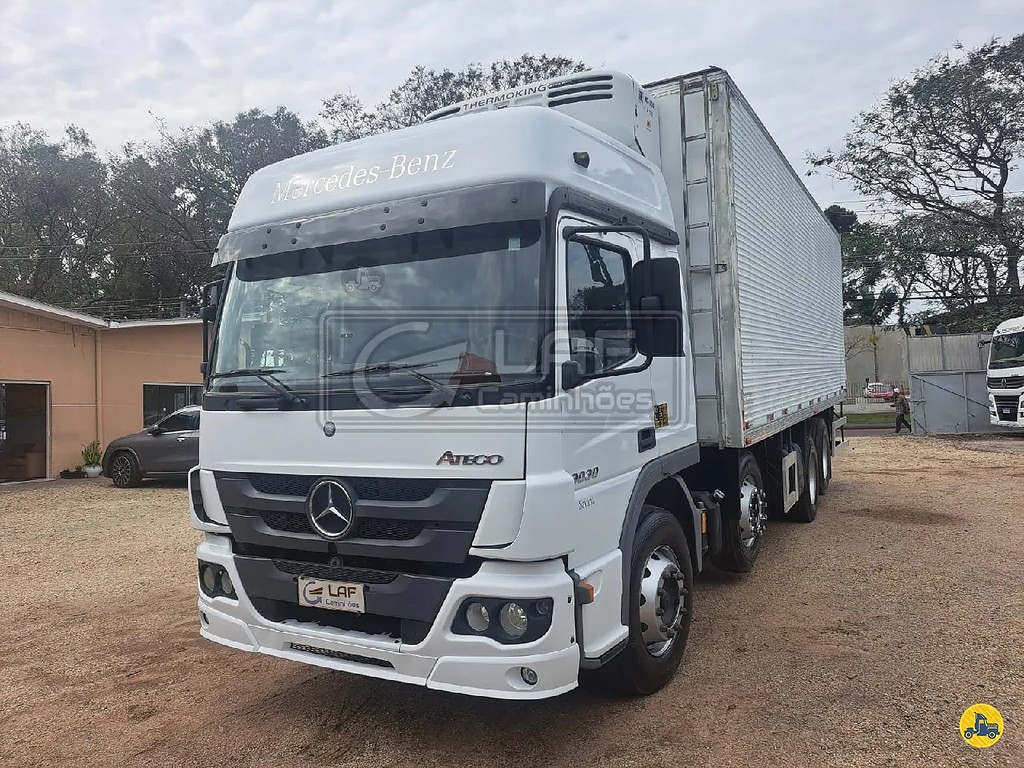 Caminhão MERCEDES BENZ MB 3030 Baú Frigorífico ANO 2020 de Laf Caminhões no Paraná