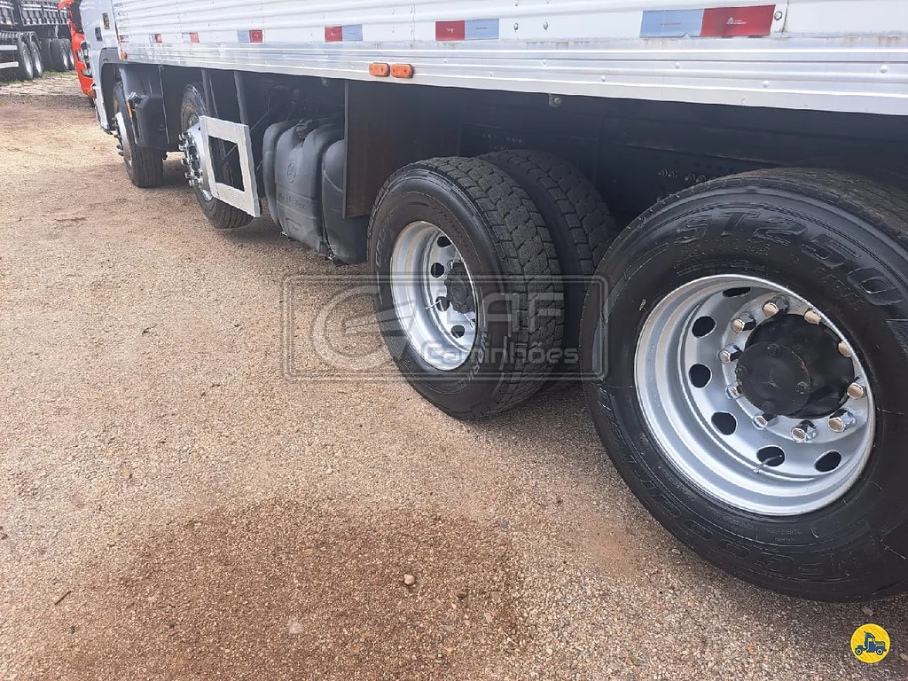 Caminhão MERCEDES BENZ MB 3030 Baú Frigorífico ANO 2020 de Laf Caminhões no Paraná