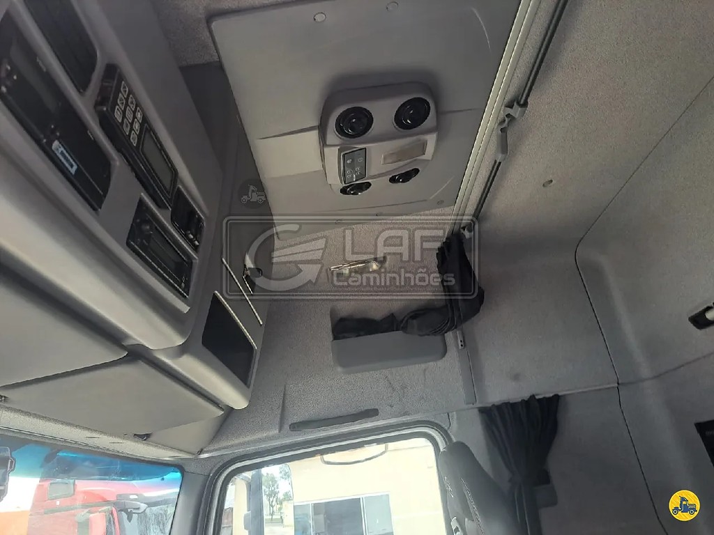 Caminhão MERCEDES BENZ MB 3030 Baú Frigorífico ANO 2020 de Laf Caminhões no Paraná