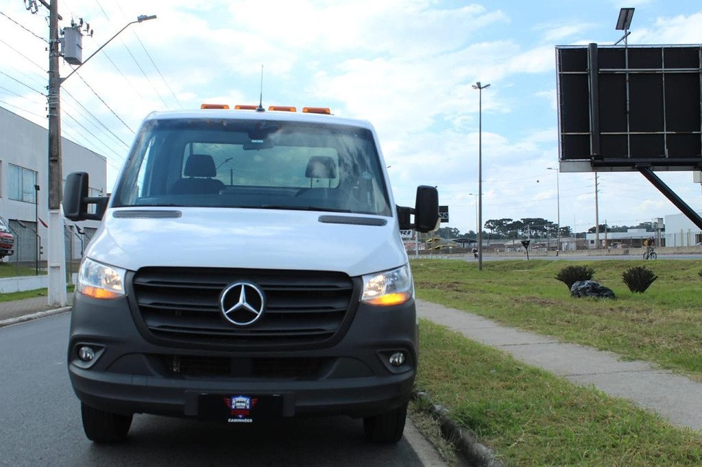 Caminhão MERCEDES BENZ SPRINTER Plataforma Guincho ANO 2024 de Alfredo CWB no Paraná