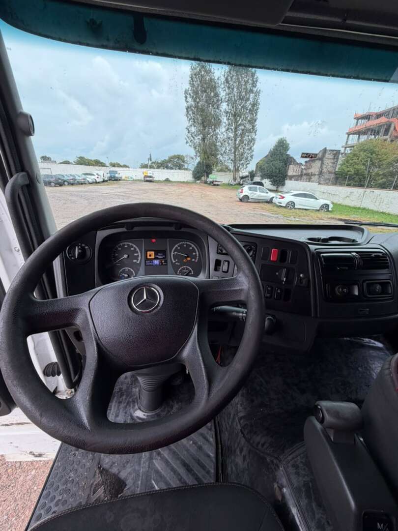 Caminhão MERCEDES BENZ MB 2430 Prancha ANO 2020 de Alfredo CWB no Paraná