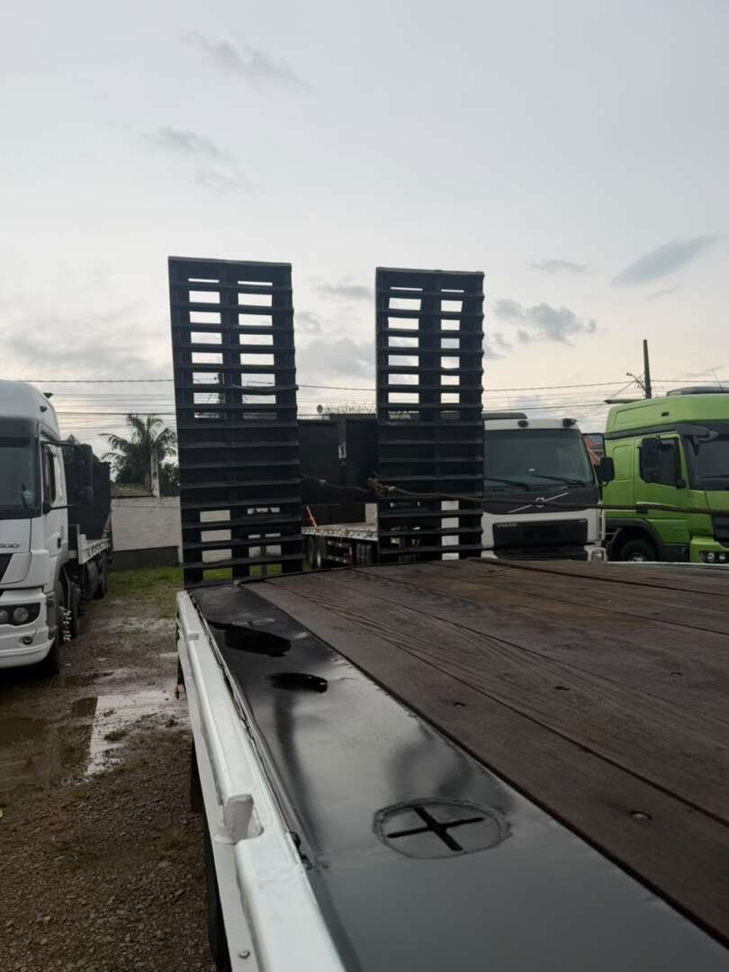 Caminhão MERCEDES BENZ MB 2430 Prancha ANO 2020 de Alfredo CWB no Paraná