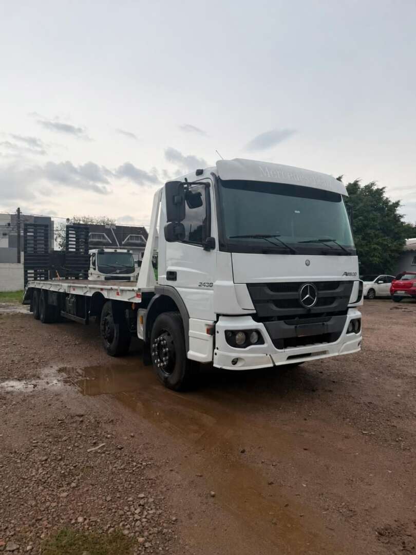 Caminhão MERCEDES BENZ MB 2430 Prancha ANO 2020 de Alfredo CWB no Paraná