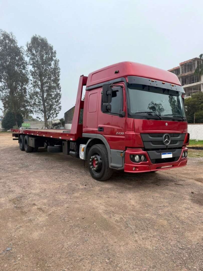 Caminhão MERCEDES BENZ MB 2430 Plataforma Guincho ANO 2019 de Alfredo CWB no Paraná
