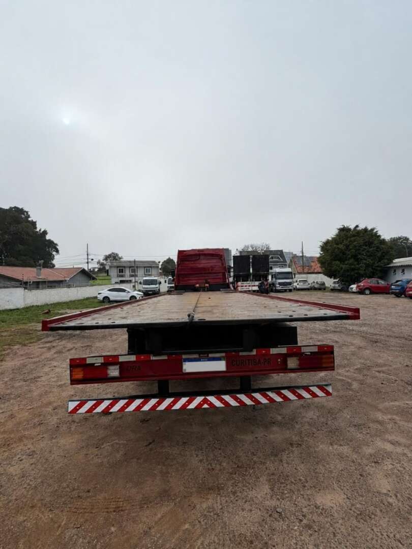 Caminhão MERCEDES BENZ MB 2430 Plataforma Guincho ANO 2019 de Alfredo CWB no Paraná