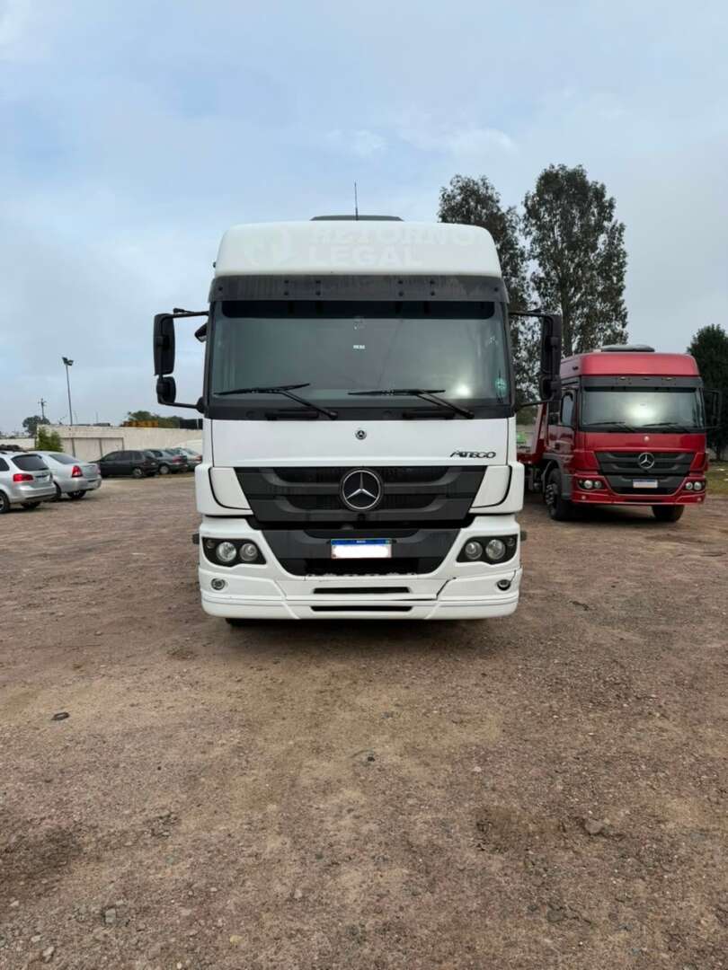 Caminhão MERCEDES BENZ MB 3030 Prancha ANO 2022 de Alfredo CWB no Paraná