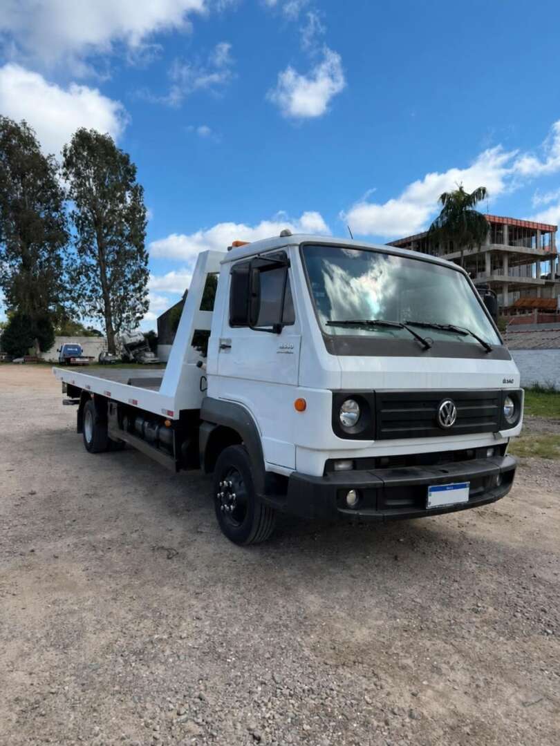 Caminhão VOLKSWAGEN VW 8160 Plataforma Guincho ANO 2016 de Alfredo CWB no Paraná