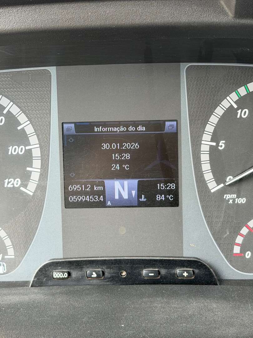 Caminhão MERCEDES BENZ MB 3030 Prancha ANO 2020 de Alfredo CWB no Paraná