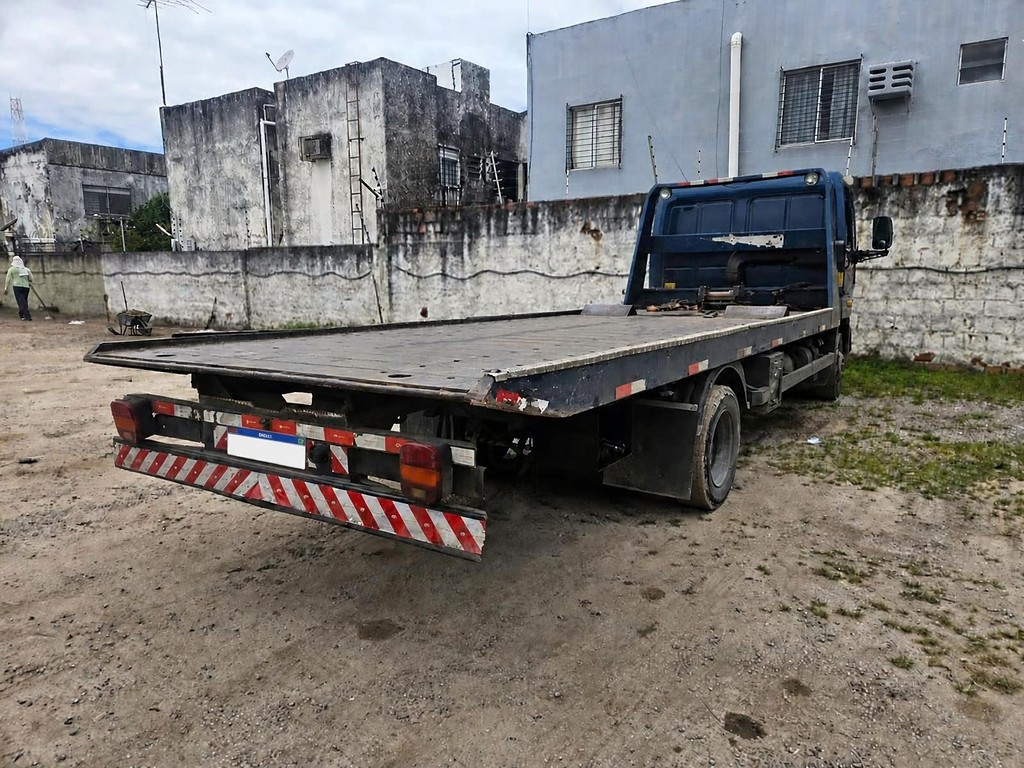 Caminhão FORD CARGO 816 Plataforma Guincho ANO 2016 de Alfredo CWB no Paraná