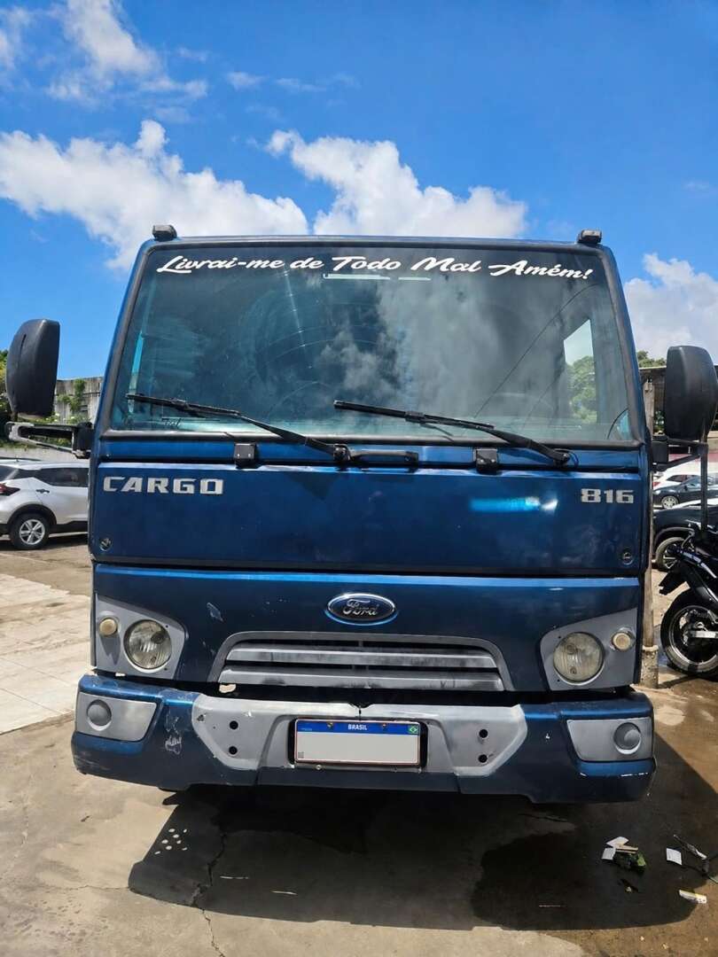 Caminhão FORD CARGO 816 Plataforma Guincho ANO 2016 de Alfredo CWB no Paraná